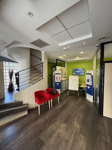 Hypercentre, Marignane for sale - Building Photo - Image 3 of 7