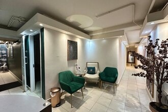 6 George St W, Luton to rent Lobby- Image 2 of 9