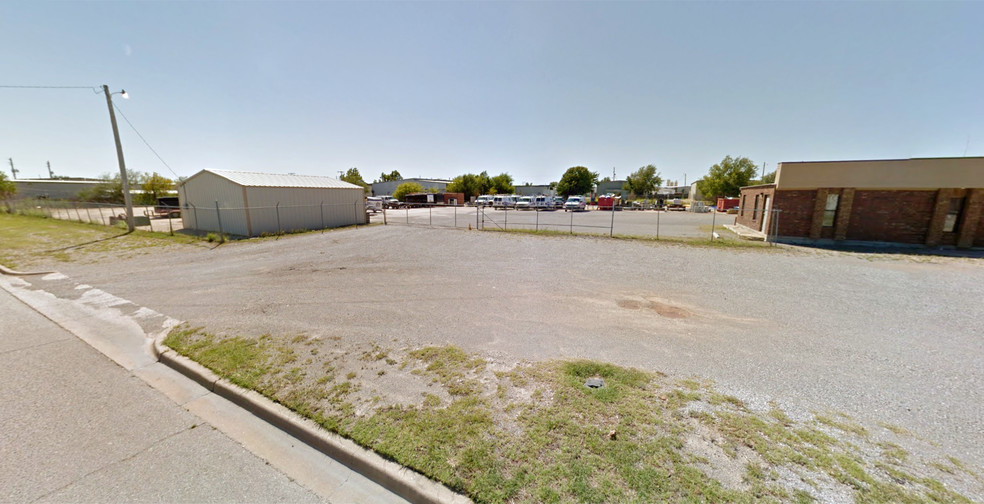 811 SE 3rd St, Lawton, OK for sale - Building Photo - Image 2 of 4