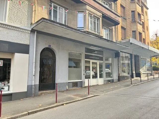 Location Commerce 360 m²