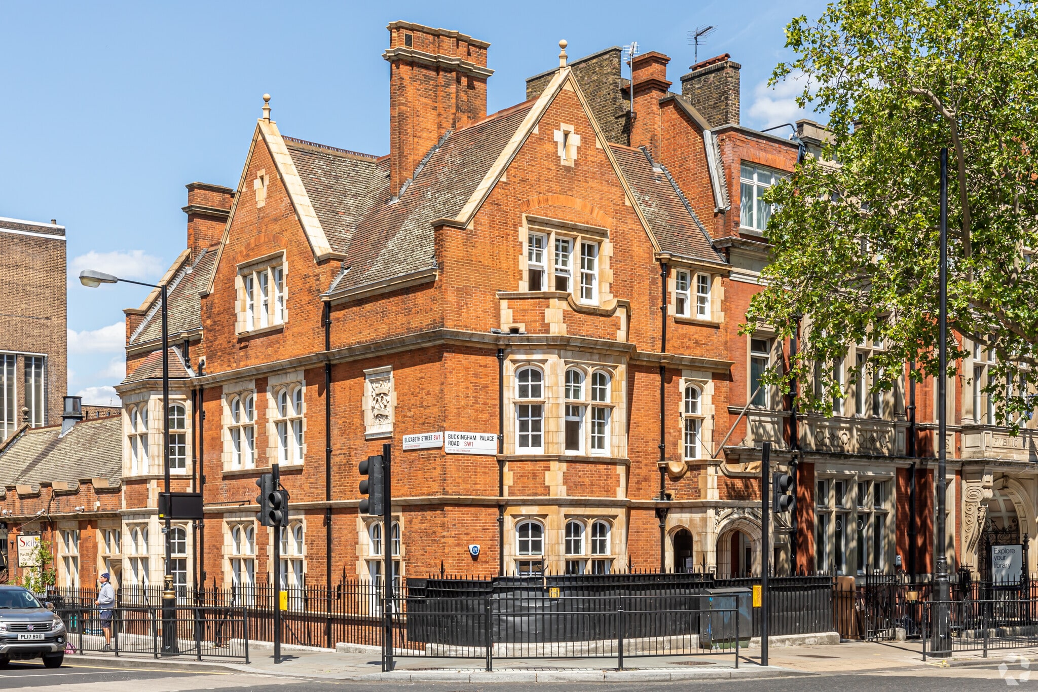 162 Buckingham Palace Rd, London to rent Primary Photo- Image 1 of 5