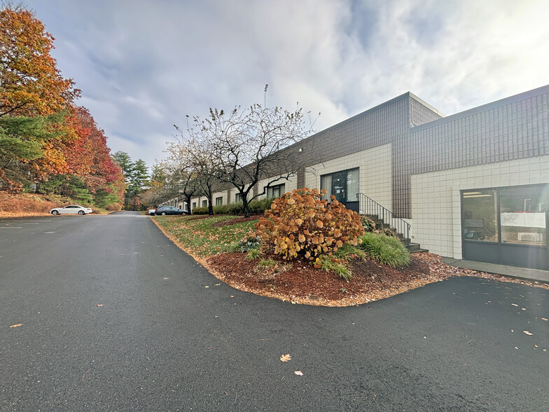 2 Townsend West, Nashua, NH for sale - Building Photo - Image 1 of 2