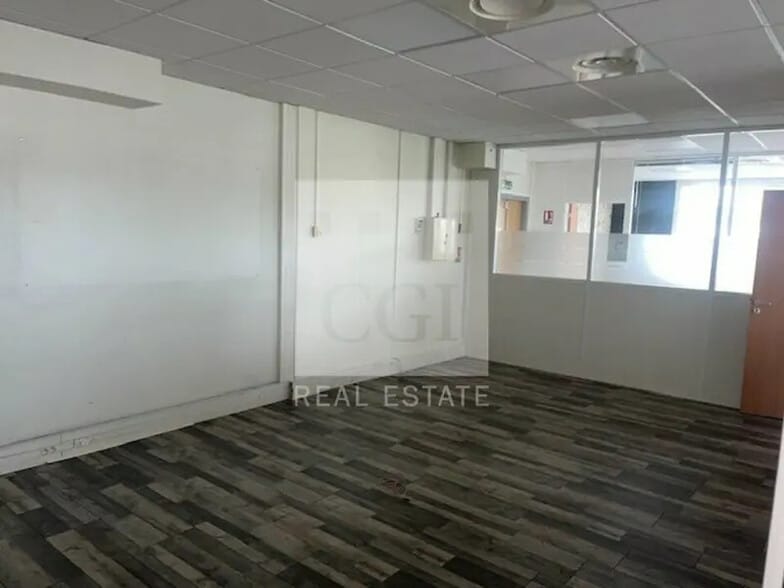 Light Industrial in Villeurbanne to rent - Interior Photo - Image 3 of 12