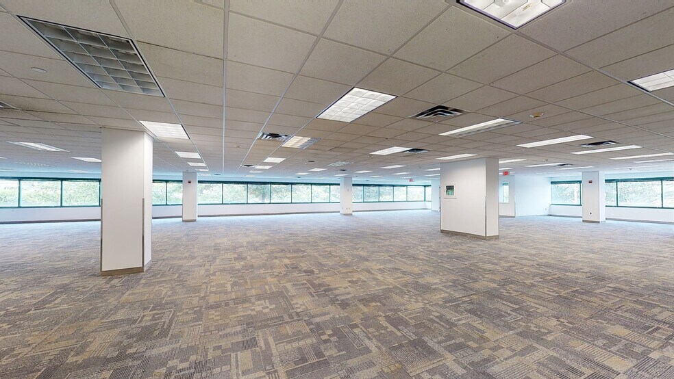 565 Taxter Rd, Elmsford, NY to rent - Matterport 3D Scan - Image 2 of 18