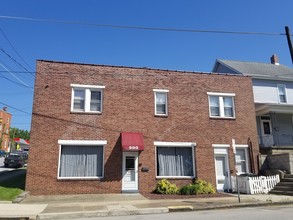 300 1st Ave, Red Lion, PA for sale Primary Photo- Image 1 of 1