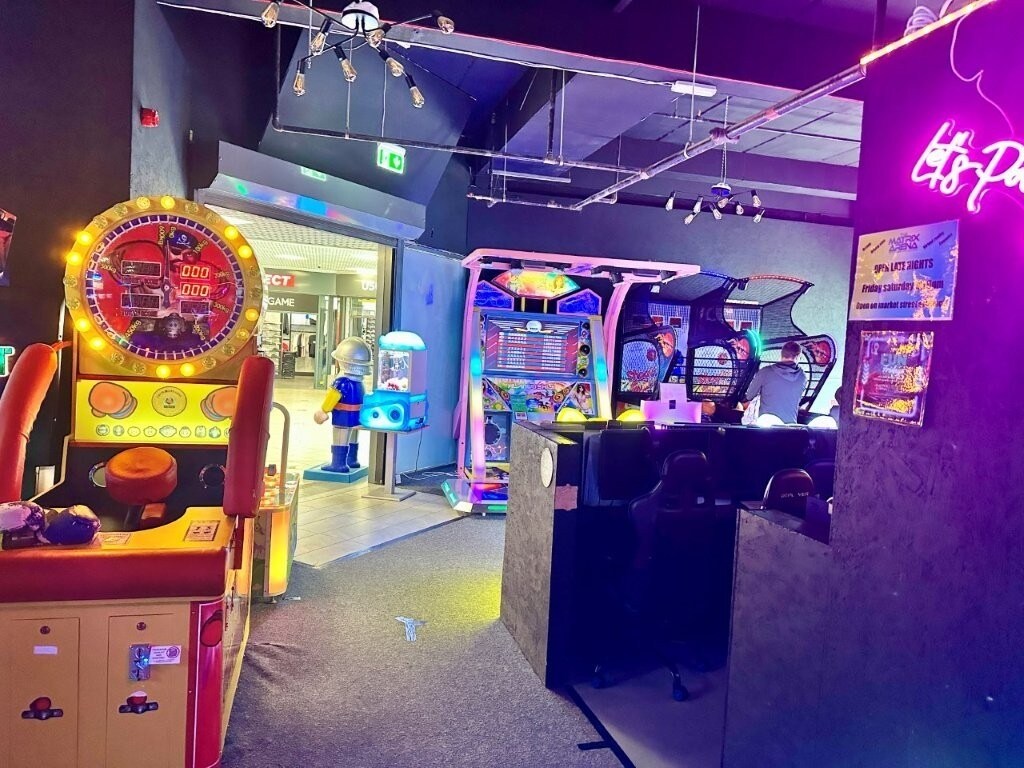 Strand St, Douglas to rent Interior Photo- Image 1 of 4