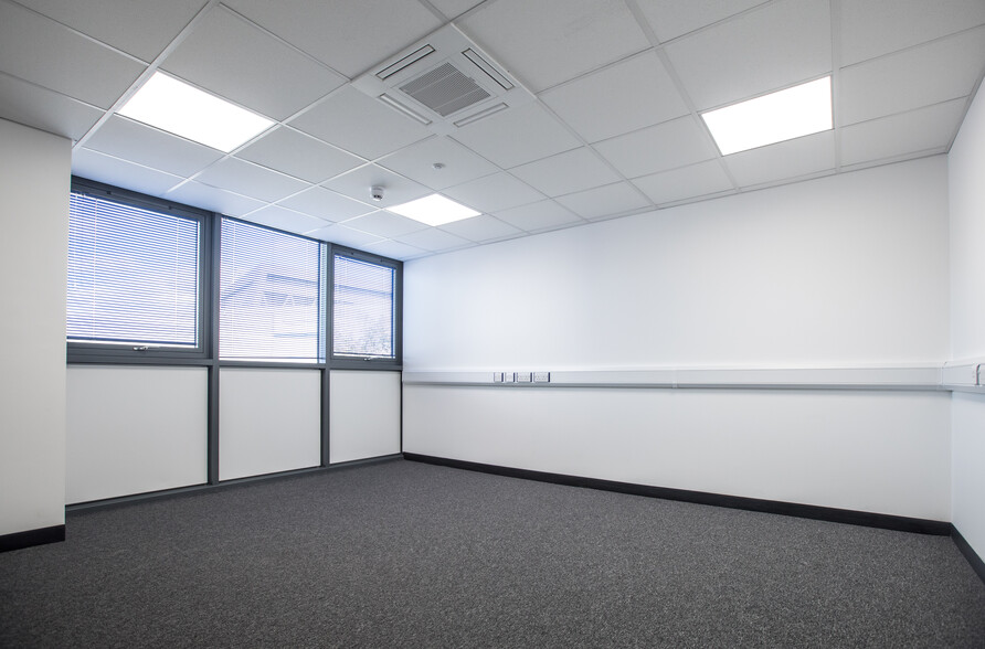 Winterstoke Rd, Bristol to rent - Building Photo - Image 2 of 7