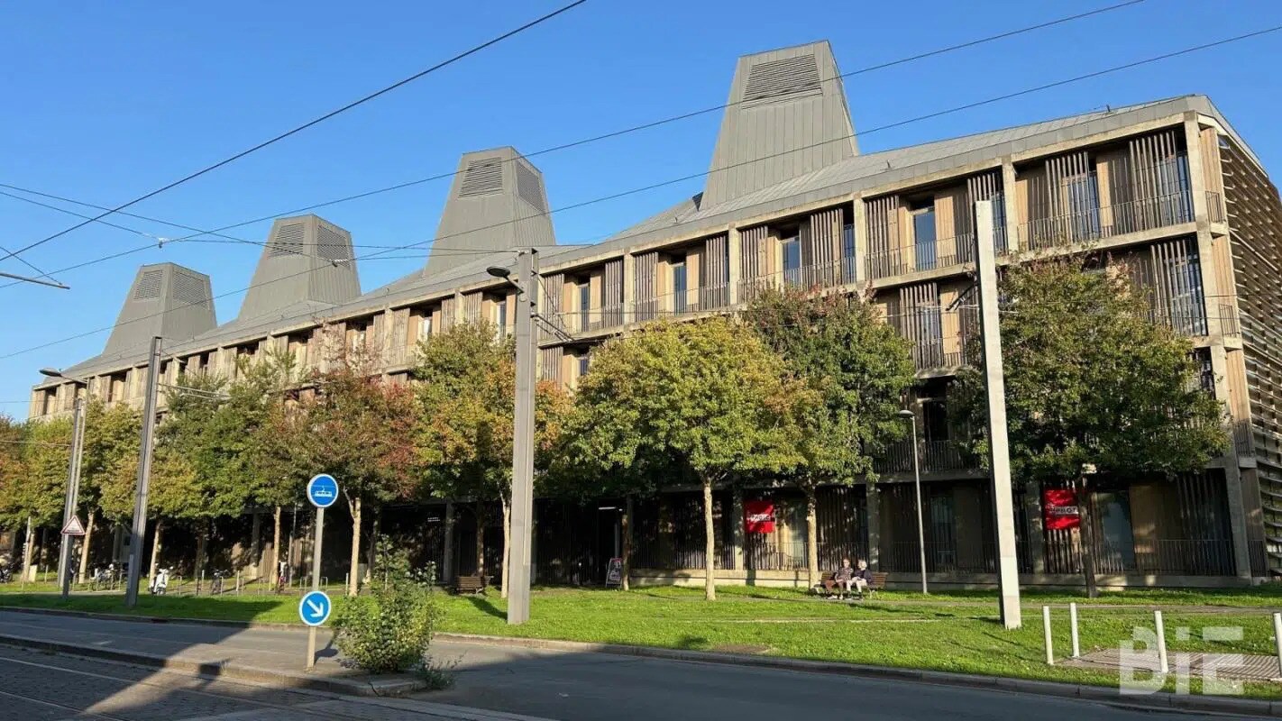 Office in Bordeaux to rent Building Photo- Image 1 of 9