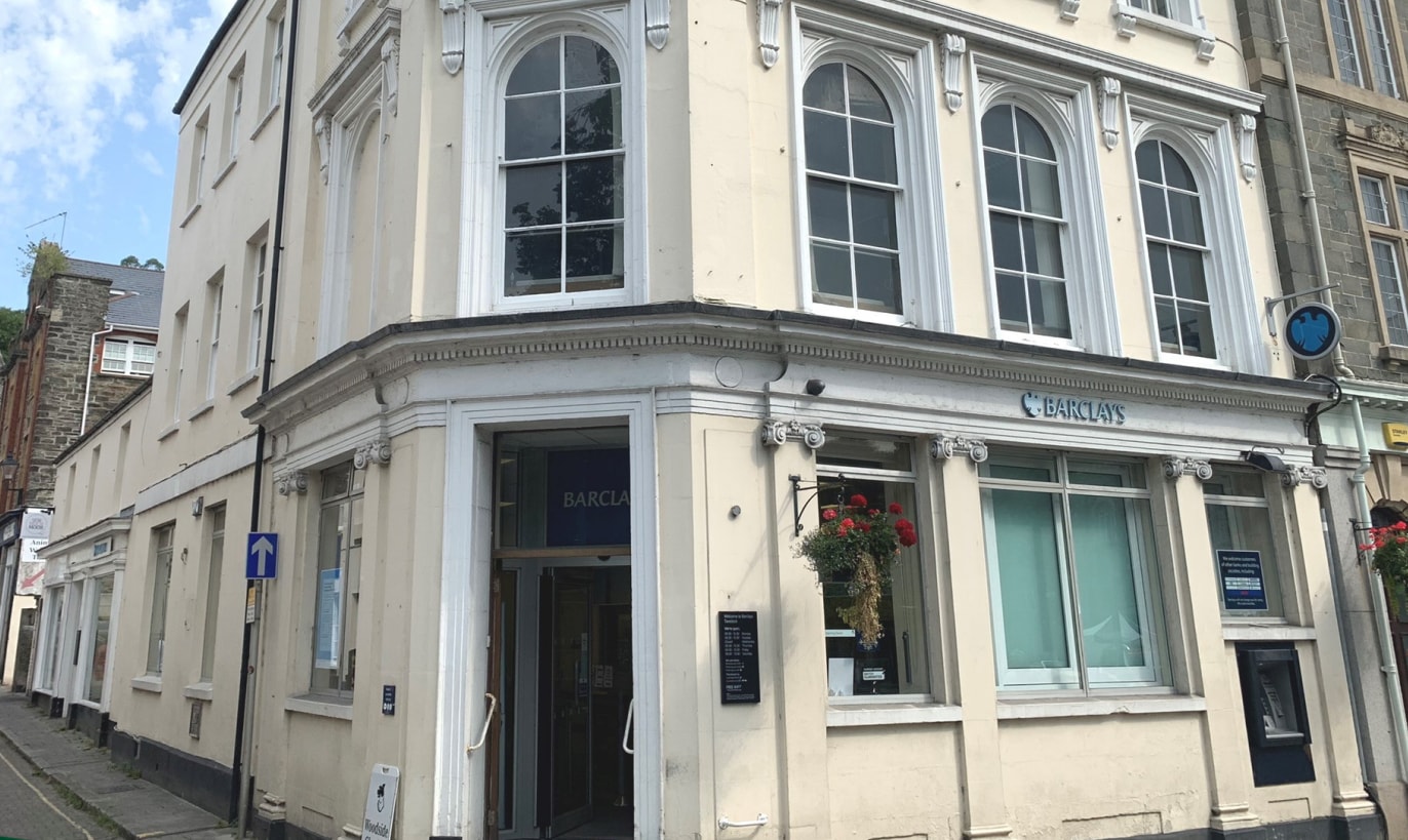 6 Bedford Sq, Tavistock for sale Primary Photo- Image 1 of 2