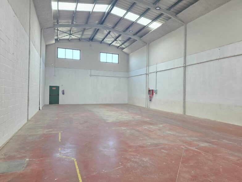 Industrial in Rivas-Vaciamadrid, Madrid to rent - Building Photo - Image 3 of 8