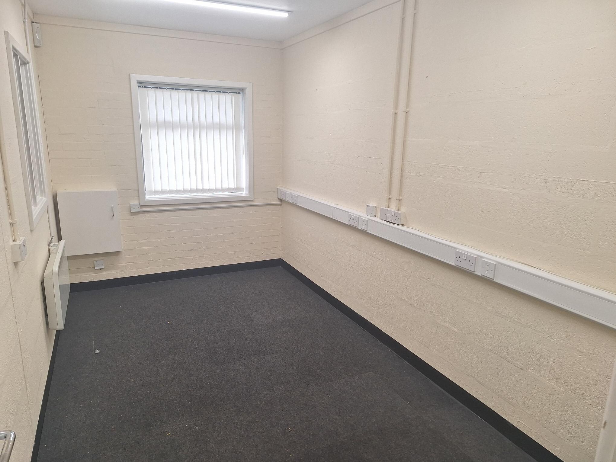 Road One, Winsford to rent Interior Photo- Image 1 of 3