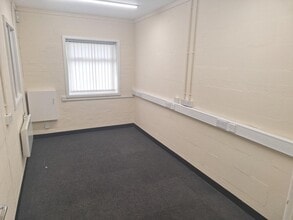 Road One, Winsford to rent Interior Photo- Image 1 of 3