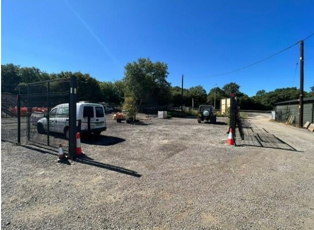 Arterial Rd, Rayleigh to rent Primary Photo- Image 1 of 4