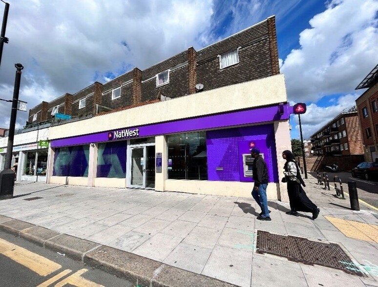 403 Bethnal Green Rd, London for rent - Building Photo - Image 1 of 16