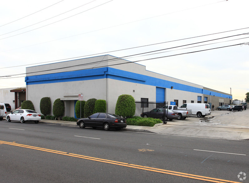 1108-1118 W 135th St, Gardena, CA for rent - Building Photo - Image 1 of 4