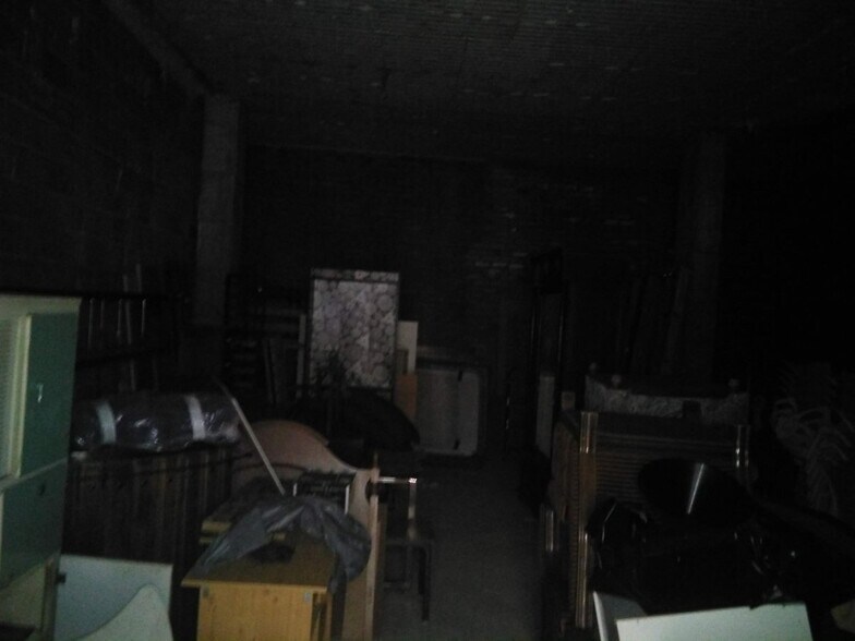 Retail in Cáceres, Cáceres to rent - Building Photo - Image 2 of 3