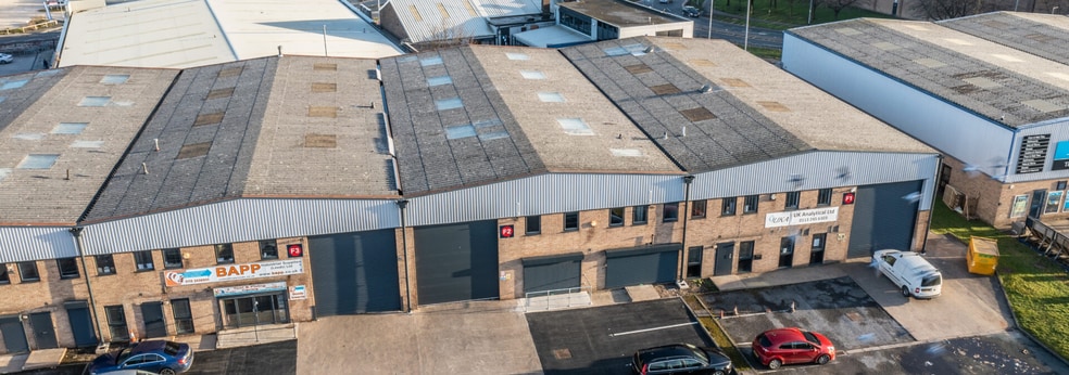 Copley Hill Way, Leeds to rent - Building Photo - Image 3 of 4