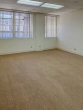 90 N King St, Honolulu, HI to rent Interior Photo- Image 2 of 2