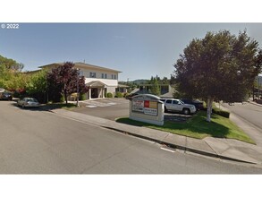 2365 Kline St, Roseburg, OR for rent Building Photo- Image 1 of 1