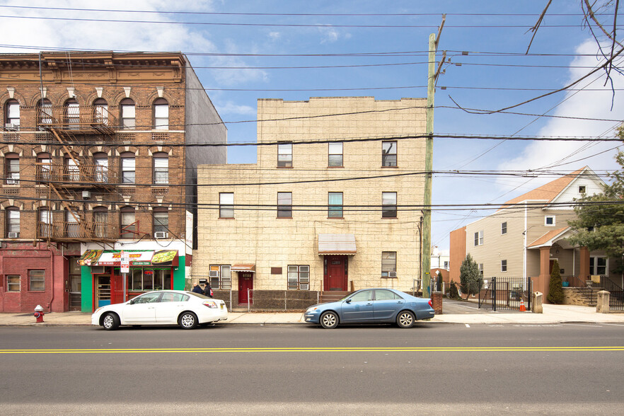 567-569 Palisade Ave, Jersey City, NJ for sale - Building Photo - Image 1 of 1