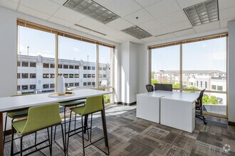 11815 Fountain Way, Newport News, VA to rent Interior Photo- Image 2 of 2