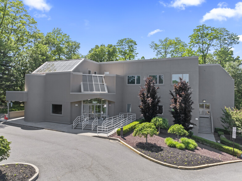 561 Cranbury Rd, East Brunswick, NJ for sale - Building Photo - Image 1 of 19