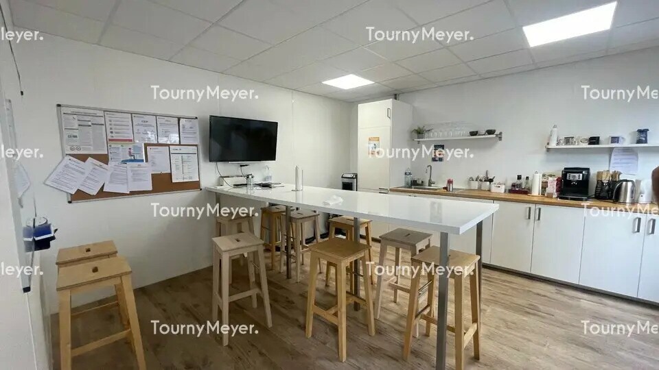 Office in Montpellier to rent - Building Photo - Image 2 of 6