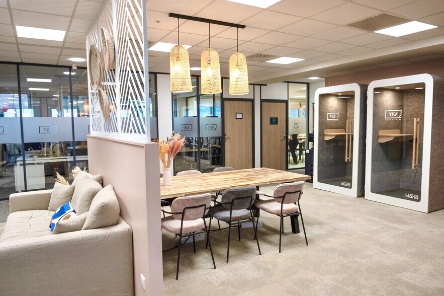 3 Boulevard Des Bouvets, Nanterre to rent - Building Photo - Image 2 of 5