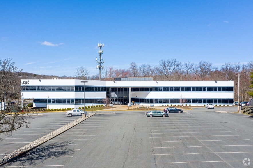 2200 State Rt 10, Parsippany, NJ to rent - Building Photo - Image 2 of 9