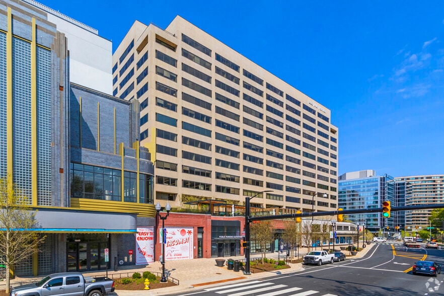 1550 Crystal Dr, Arlington, VA to rent - Building Photo - Image 2 of 7