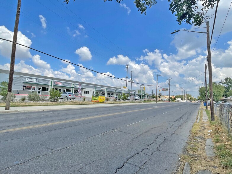 1419 Commercial Ave, San Antonio, TX for rent - Building Photo - Image 2 of 9