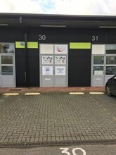 Smeaton Close, Aylesbury to rent Building Photo- Image 1 of 2