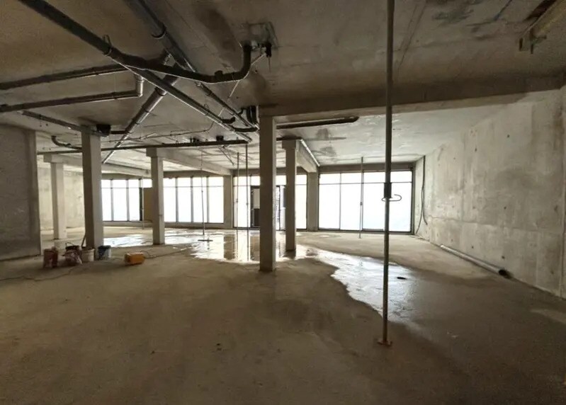 Retail in Sceaux to rent Building Photo- Image 1 of 5