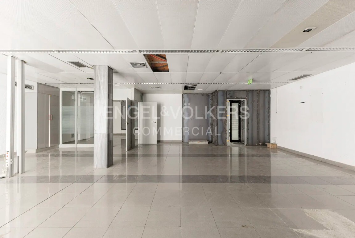 Office / Retail in Barcelona, Barcelona to rent Interior Photo- Image 1 of 3