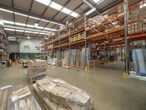 23 Mallard Close, Earls Barton to rent Interior Photo- Image 2 of 4