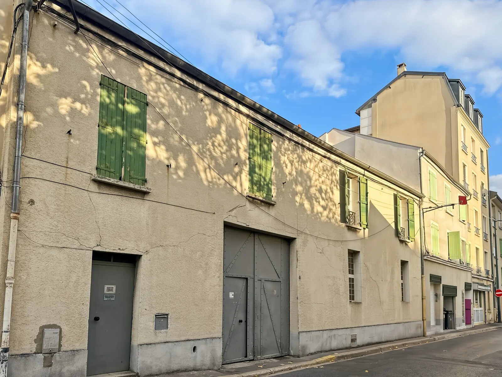 Office in Clichy for sale Building Photo- Image 1 of 14