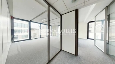 8 Rue Maurice Moissonnier, Vaulx-en-Velin to rent Interior Photo- Image 2 of 7