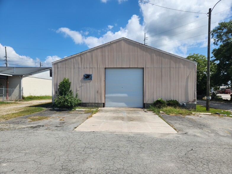 898 Bradford St SW, Gainesville, GA for rent - Building Photo - Image 2 of 17