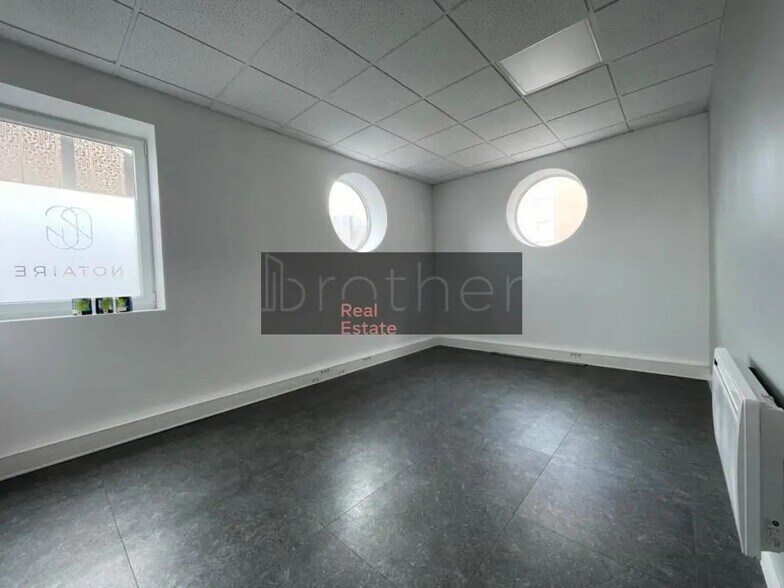 Office in Bruges to rent - Interior Photo - Image 2 of 7