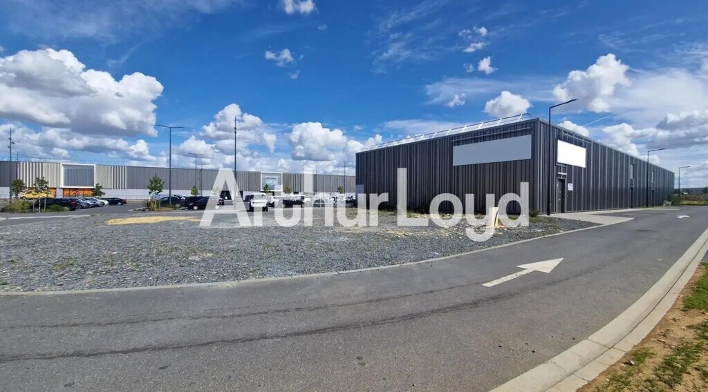 Location Commerce 708 m² - Photo 1