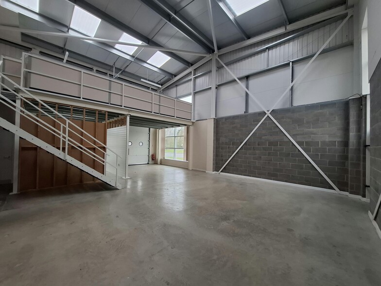 Betony Way, Malvern to rent - Building Photo - Image 3 of 4