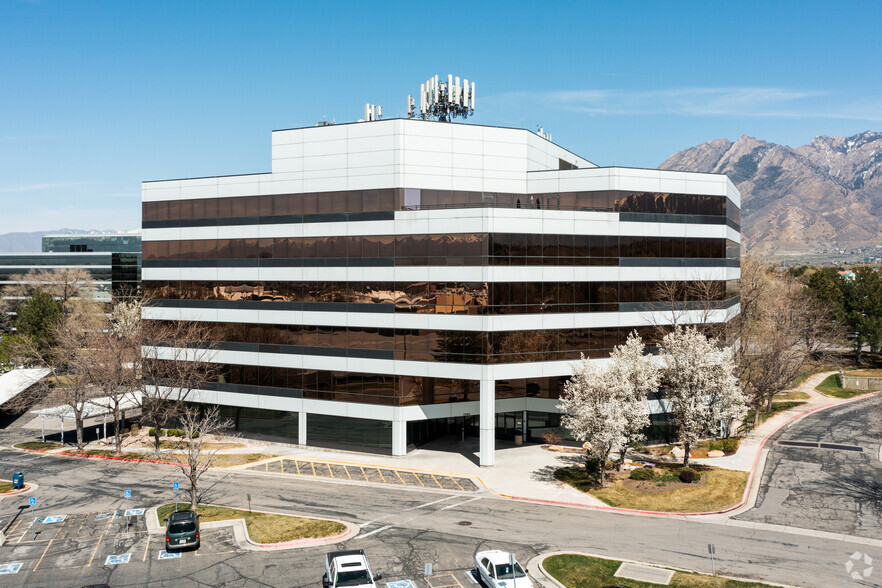 7090 S Union Park Ctr, Midvale, UT for rent - Primary Photo - Image 1 of 12