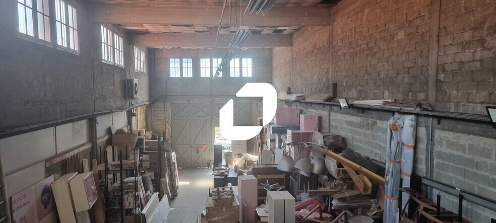 Light Industrial in Montreuil for sale - Interior Photo - Image 3 of 8