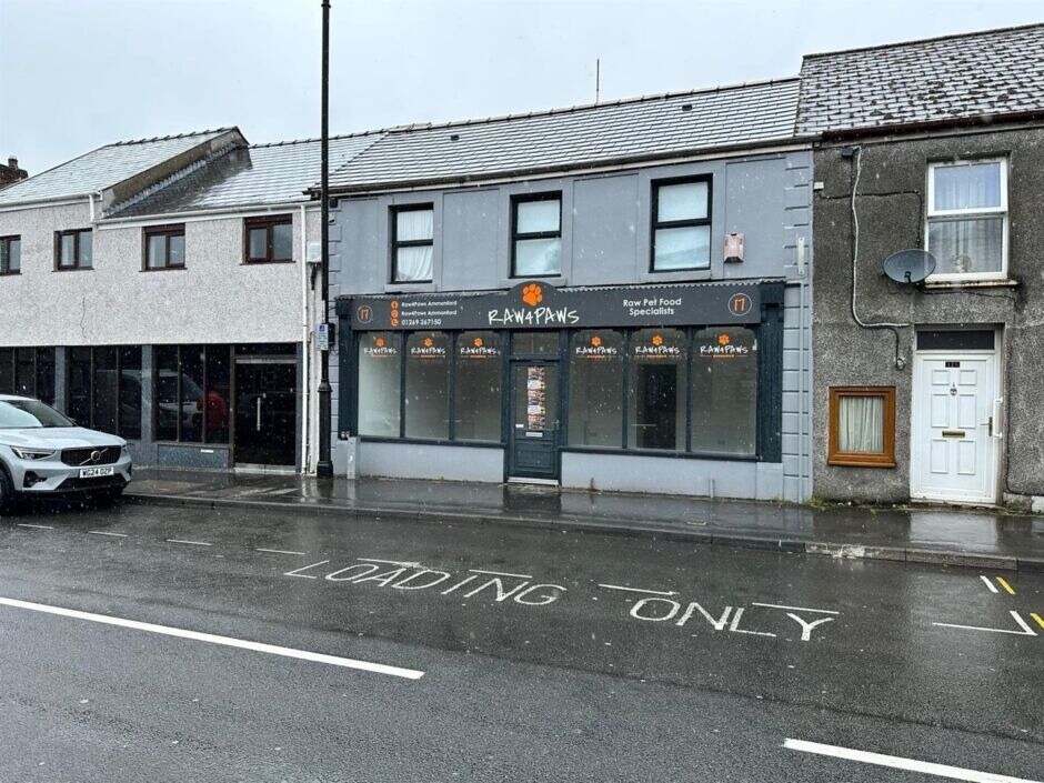 17 Wind St, Ammanford for sale Primary Photo- Image 1 of 1