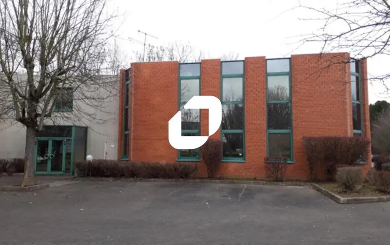 Office in Trappes for sale Building Photo- Image 1 of 12