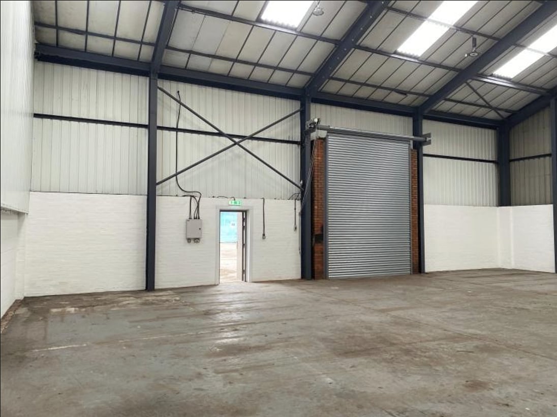 10 Station Rd, Wolverhampton to rent Interior Photo- Image 1 of 2