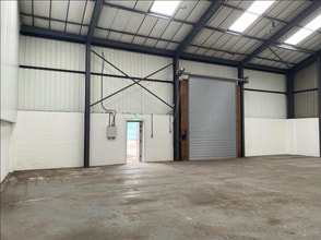 10 Station Rd, Wolverhampton to rent Interior Photo- Image 1 of 2