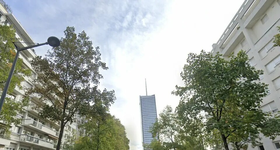 Office in Lyon to rent Building Photo- Image 1 of 10