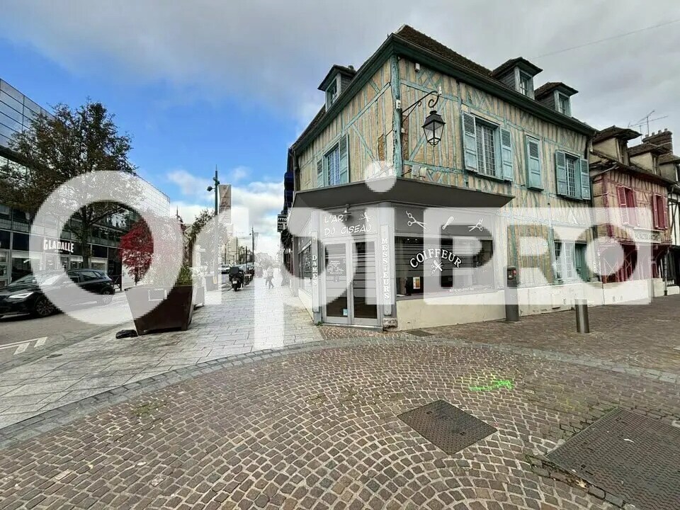 Light Industrial in Beauvais for sale Building Photo- Image 1 of 8