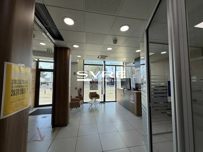 Office in Marseille to rent - Interior Photo - Image 2 of 14